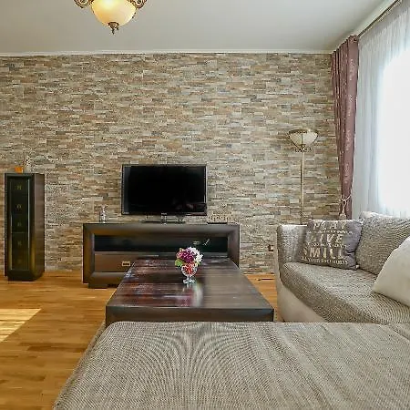 Cn2i Luxury Accommodation/gm Apartment *