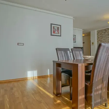 Cn2i Luxury Accommodation/gm * Brasov